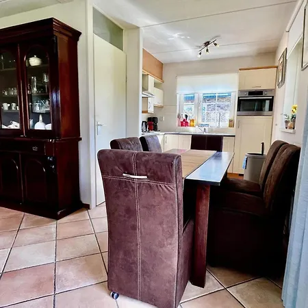 Дом отдыха Comfortable 6-person Sint Maartensvlotbrug