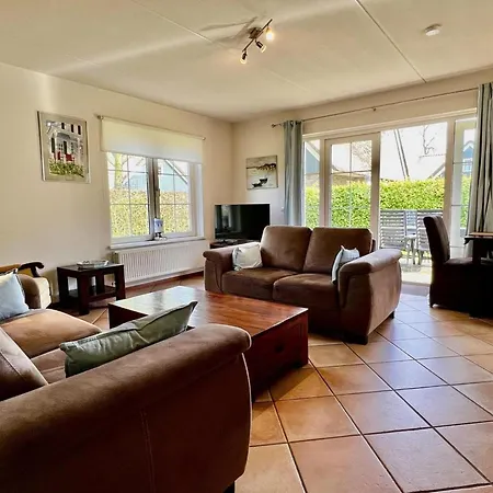 Comfortable 6-person Holiday home Sint Maartensvlotbrug